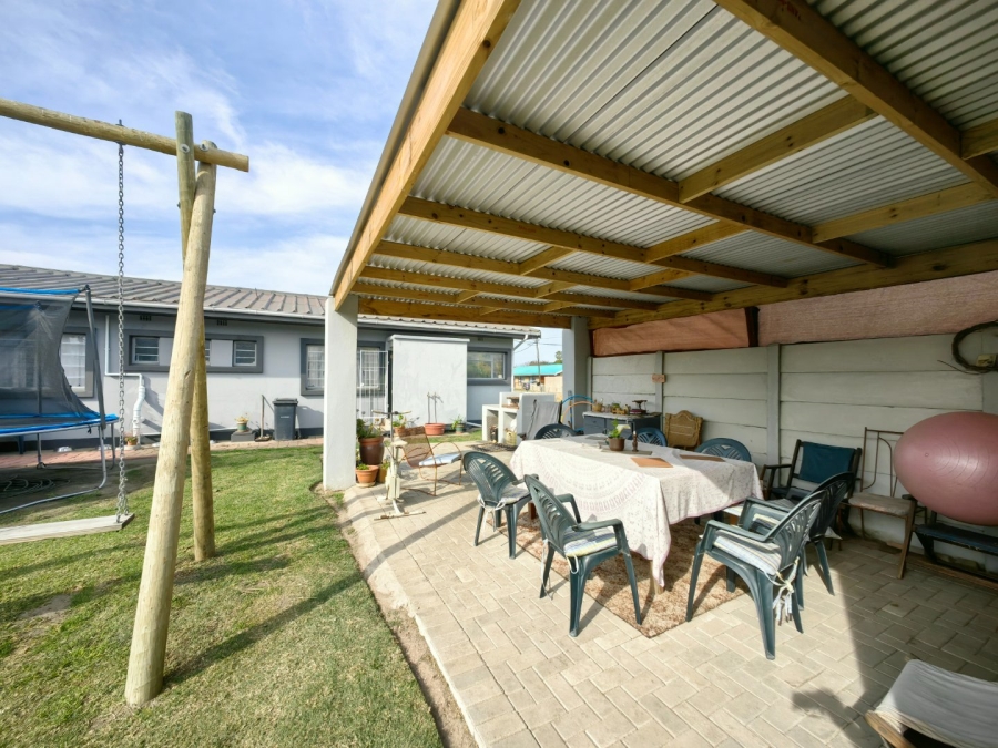 3 Bedroom Property for Sale in Fraaiuitsig Western Cape
